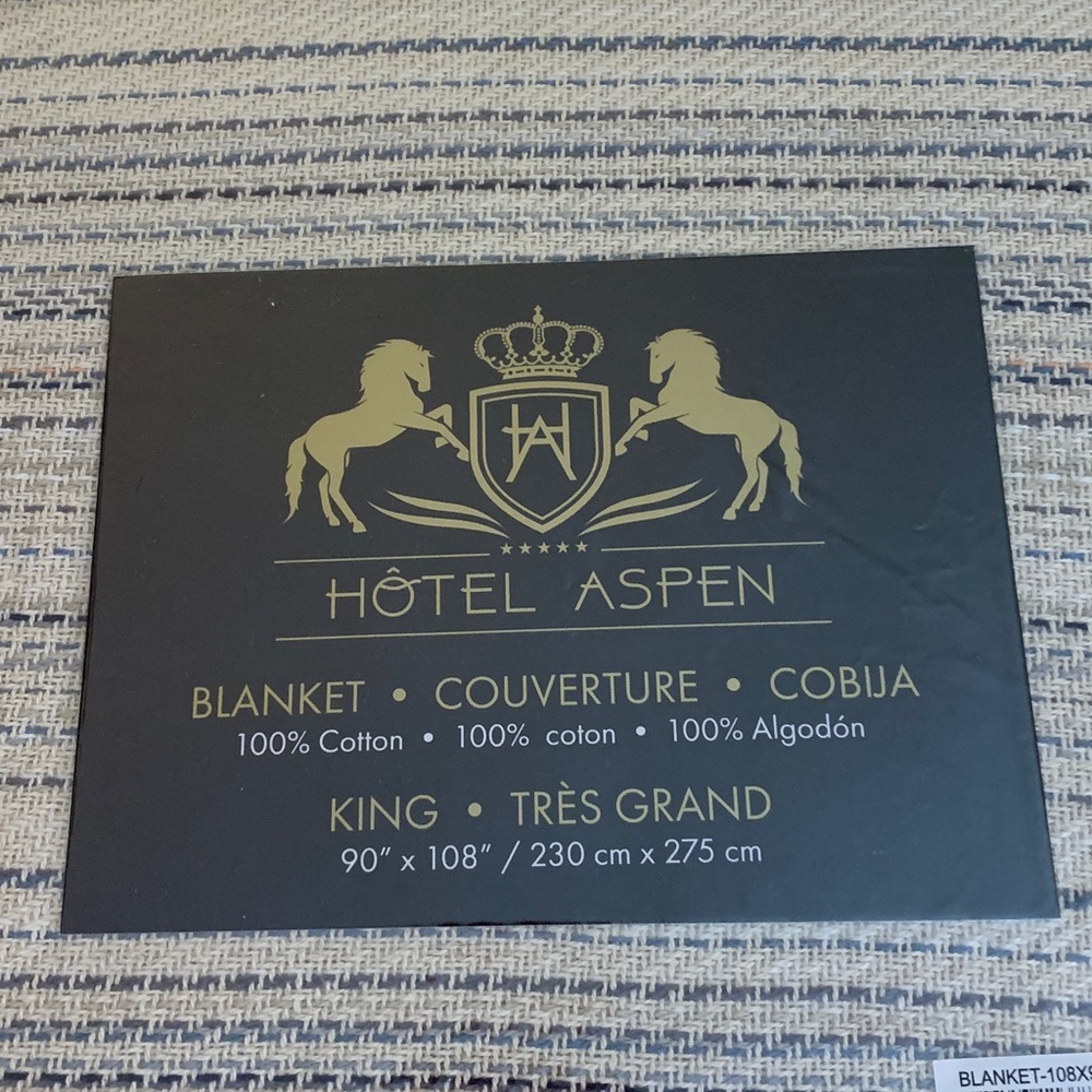 Hotel Aspen Throw 100% Cotton Blanket